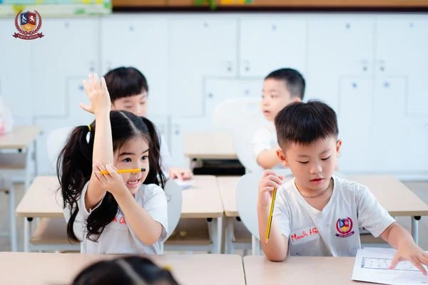 CÁC BÉ MẦM NON VIETSCHOOL HÀO HỨNG VỚI TRẢI NGHIỆM “LÀ HỌC SINH LỚP 1”
