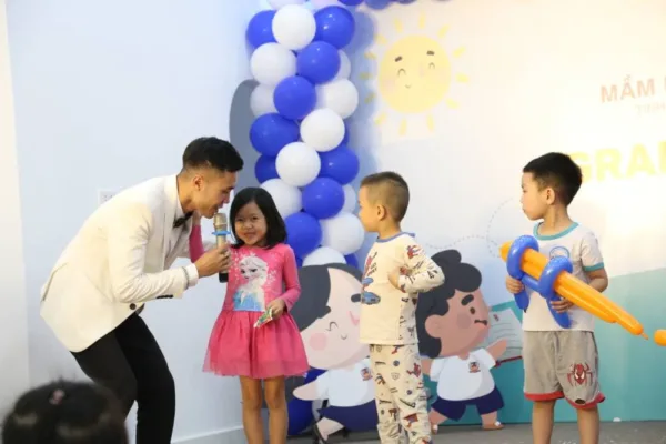 RỘN RÀNG KHAI TRƯƠNG MẦM NON VIETSCHOOL THANH BÌNH