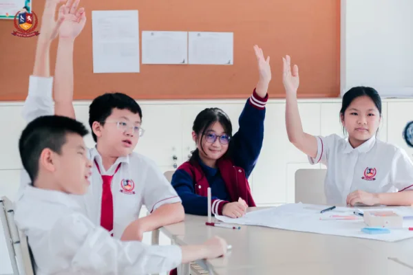 KINH NGHIỆM HỌC TIẾNG ANH ĐỂ "CHINH PHỤC" HỌC BỔNG - CHIA SẺ TỪ CỐ VẤN CHƯƠNG TRÌNH TIẾNG ANH VIETSCHOOL