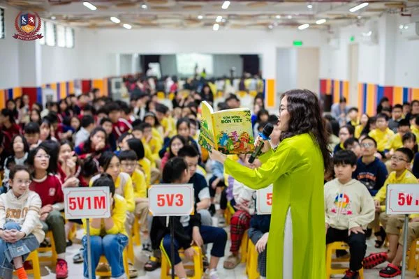 CLB NGÔN NGỮ VÀ EQ MỞ RA KHÔNG GIAN TẾT VIỆT, VIETSCHOOLERS SAY MÊ CÙNG VĂN HÓA ĐỌC