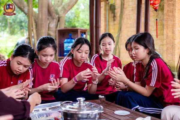 VIETSCHOOLERS KHỐI 6 "HỌC MÀ CHƠI" TẠI DETRANG FARM: TRẢI NGHIỆM ĐỂ BIẾT YÊU LAO ĐỘNG