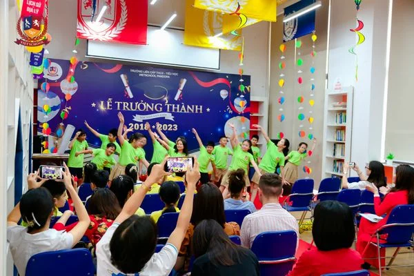NHỮNG PHÚT GIÂY LẮNG ĐỌNG TẠI LỄ TRƯỞNG THÀNH - HỌC SINH KHỐI 5 (NIÊN KHÓA 2018-2023)