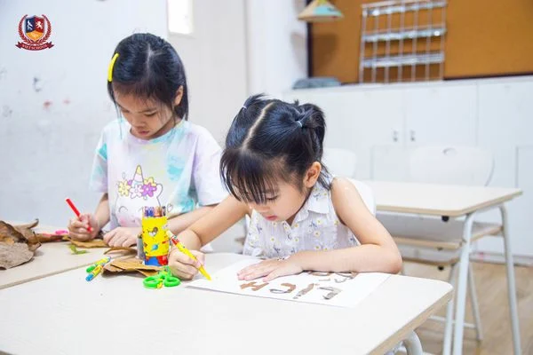 ĐỂ TRẺ PHÁT TRIỂN NĂNG LỰC NGÔN NGỮ MÀ KHÔNG NHÀM CHÁN, KHÔNG SỢ KIẾN THỨC TRƯỚC KHI VÀO LỚP 1