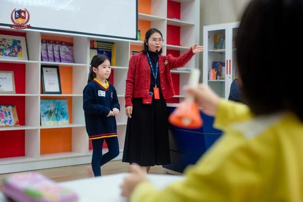VIETSCHOOLERS HÀO HỨNG KHÁM PHÁ VẺ ĐẸP CỦA TIẾNG MẸ ĐẺ VỚI SÂN CHƠI “EM YÊU TIẾNG VIỆT”