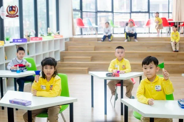 VIETSCHOOLERS HÀO HỨNG KHÁM PHÁ VẺ ĐẸP CỦA TIẾNG MẸ ĐẺ VỚI SÂN CHƠI “EM YÊU TIẾNG VIỆT”