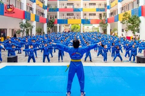 VIETSCHOOLERS PHỦ XANH SÂN TRƯỜNG, HÔ VANG TRỜI TRONG MÀN ĐỒNG DIỄN VÕ CỔ TRUYỀN
