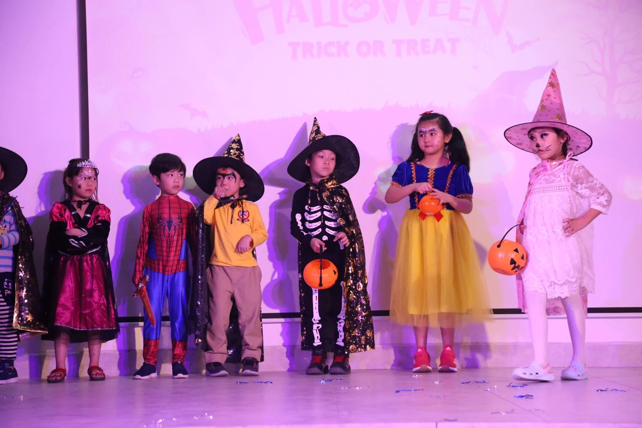 HALLOWEEN RỰC RỠ SẮC MÀU VÀ NHỮNG VŨ ĐIỆU TỎA SÁNG CỦA VIETSCHOOLERS