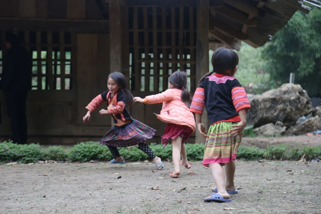 NHẬT KÝ: CHƯƠNG TRÌNH “ÁO ẤM VÙNG CAO” – LỜI HỨA TRỞ LẠI SƯỞI ẤM NHỮNG NỤ CƯỜI