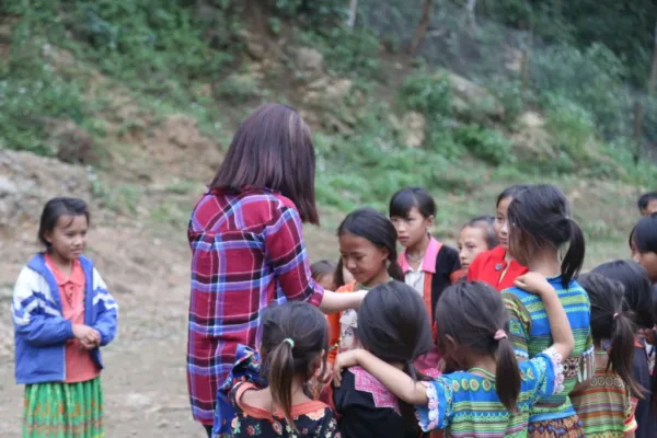 NHẬT KÝ: CHƯƠNG TRÌNH “ÁO ẤM VÙNG CAO” – LỜI HỨA TRỞ LẠI SƯỞI ẤM NHỮNG NỤ CƯỜI