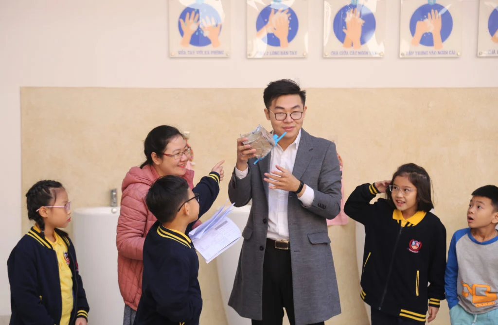 KHÁM PHÁ HÀNH TRÌNH TÌM KIẾM MẠCH NGUỒN KHOA HỌC