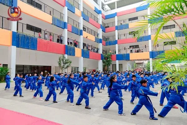KHAI MẠC NGÀY HỘI THỂ THAO - SPORTS DAY TOÀN TRƯỜNG LẦN THỨ II: RỢP TRỜI SẮC XANH HÀO HÙNG