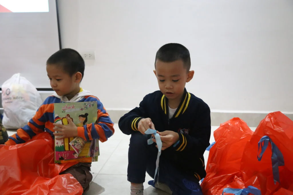 CÙNG VIETSCHOOLERS “GÓP NẮNG” CHO “ÁO ẤM VÙNG CAO”
