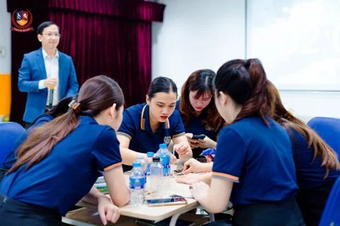 CHUỖI CHƯƠNG TRÌNH ĐÀO TẠO CÙNG CHUYÊN GIA - “LẤY ĐÀ” ĐỂ CHẤT LƯỢNG ĐỘI NGŨ GIÁO VIÊN VIETSCHOOL VƯƠN XA