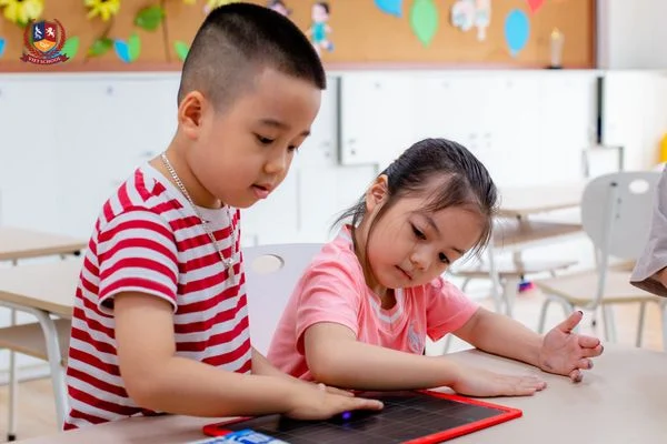 [CHUYỆN KỂ GIÁO VIÊN] HỌC TOÁN TƯ DUY Ở VIETSCHOOL THÚ VỊ NHƯ THẾ NÀO?