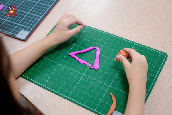 [CHUYỆN KỂ GIÁO VIÊN] HỌC TOÁN TƯ DUY Ở VIETSCHOOL THÚ VỊ NHƯ THẾ NÀO?