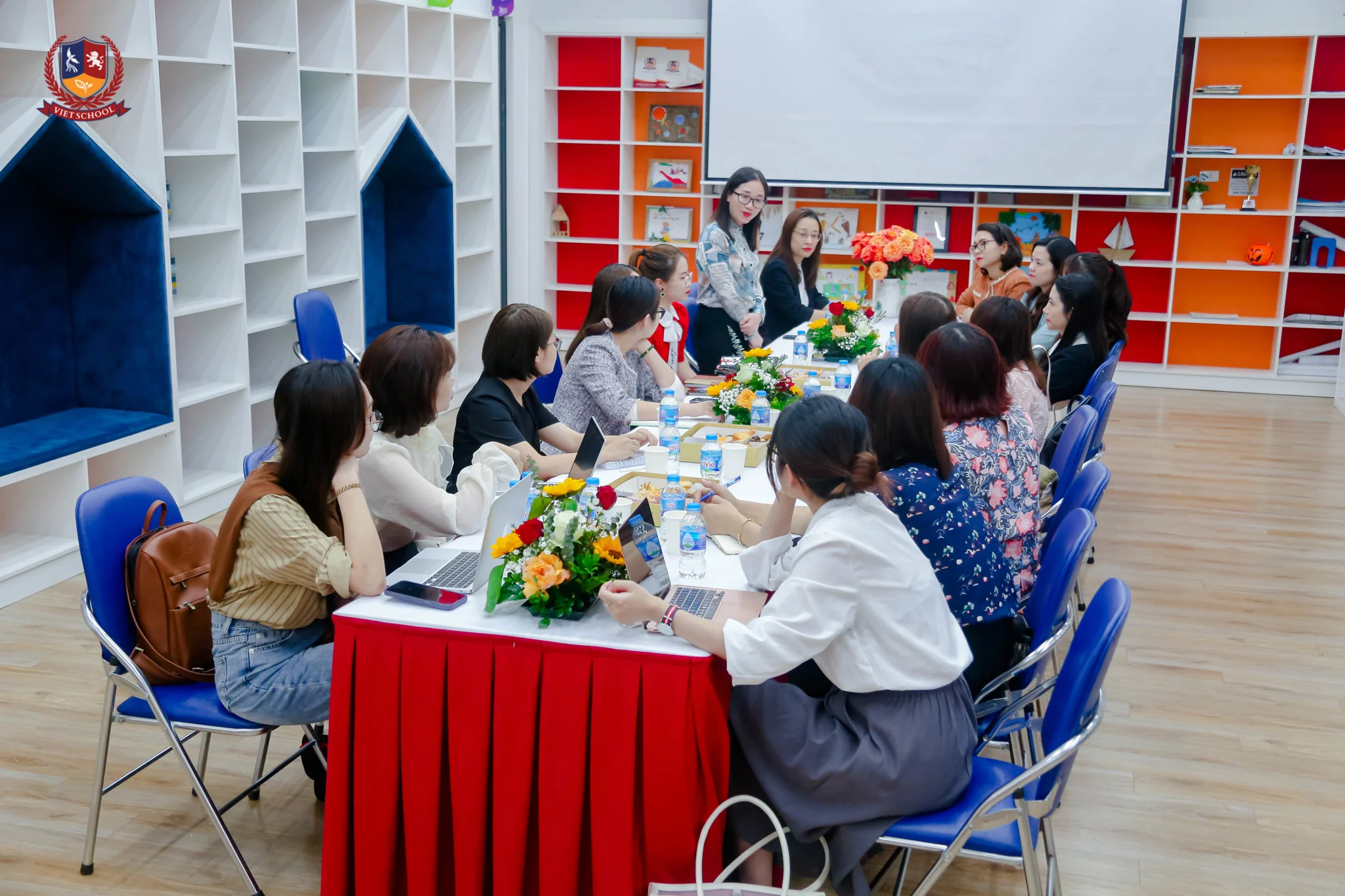 TRƯỜNG LIÊN CẤP THCS – TIỂU HỌC VIETSCHOOL PANDORA HỌP HỘI ĐỒNG CỐ VẤN CHUYÊN MÔN: SẴN SÀNG CHO NĂM HỌC 2023 - 2024