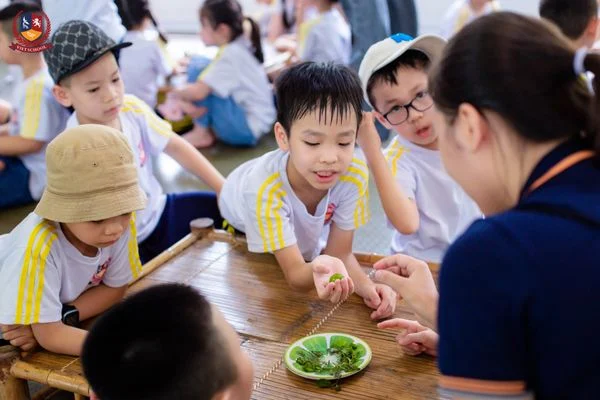 KHỐI 2 THỎA SỨC VUI CHƠI VÀ TRẢI NGHIỆM NGHỀ NGHIỆP TRUYỀN THỐNG