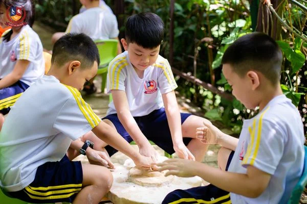 KHỐI 2 THỎA SỨC VUI CHƠI VÀ TRẢI NGHIỆM NGHỀ NGHIỆP TRUYỀN THỐNG