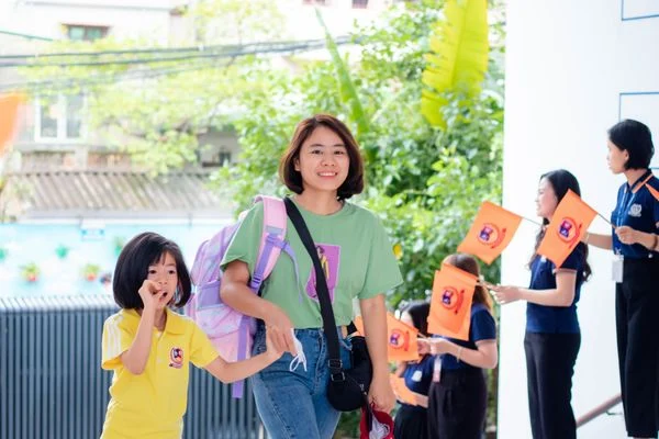 BACK TO SCHOOL: NỤ CƯỜI VIETSCHOOLERS TRONG NGÀY HỘI TỰU TRƯỜNG