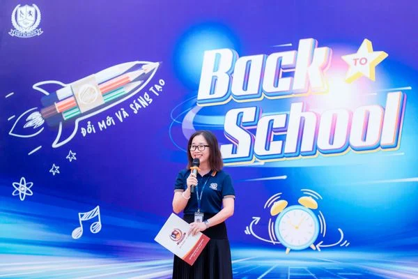 BACK TO SCHOOL: NỤ CƯỜI VIETSCHOOLERS TRONG NGÀY HỘI TỰU TRƯỜNG