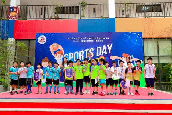 BẾ MẠC SPORTS DAY VIETSCHOOL: NGẬP TRÀN CẢM XÚC, LẤP LÁNH HUY CHƯƠNG