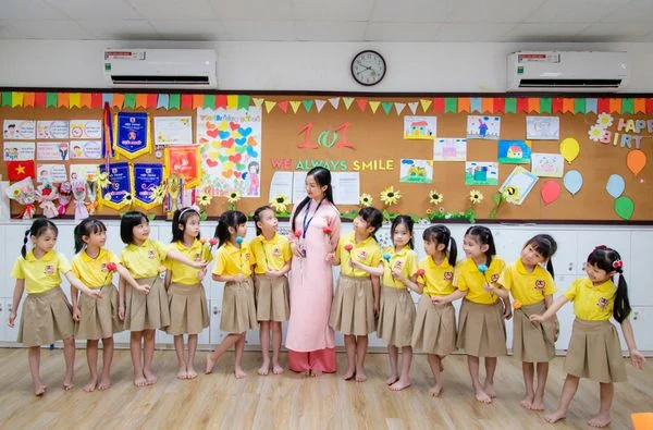 [KEEP THE MEMORIES] THÁNG NĂM RỰC RỠ