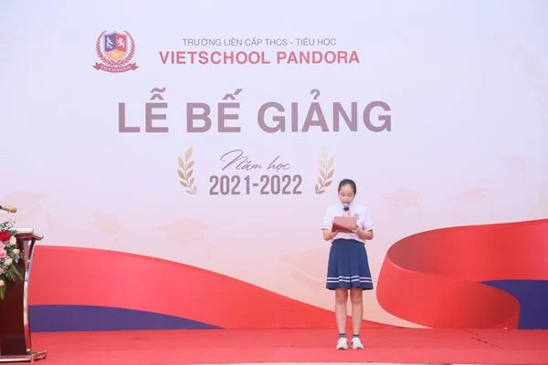 LỄ BẾ GIẢNG ĐẦY YÊU THƯƠNG CỦA CÁC VIETSCHOOLERS KHÉP LẠI MỘT NĂM HỌC THẬT ĐẶC BIỆT