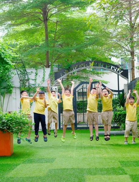 [KEEP THE MEMORIES] THÁNG NĂM RỰC RỠ