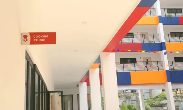 Một phòng học vô tình hấp dẫn được vị “du khách” này