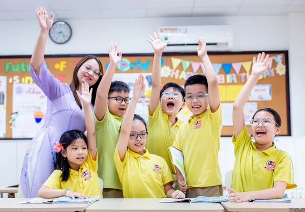 [KEEP THE MEMORIES] THÁNG NĂM RỰC RỠ