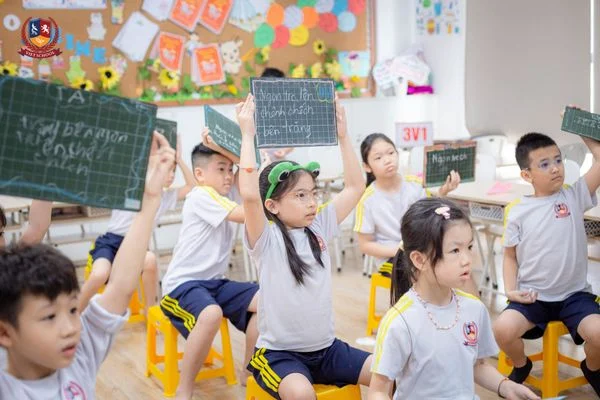 ÔN TẬP TIẾNG VIỆT NHƯ CHƠI GAMESHOW TRUYỀN HÌNH