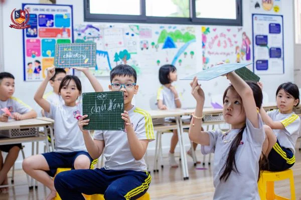 ÔN TẬP TIẾNG VIỆT NHƯ CHƠI GAMESHOW TRUYỀN HÌNH