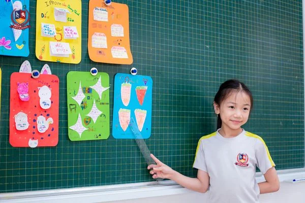 “IPHONE DẤU CÂU”: VIETSCHOOLERS THIẾT KẾ “ỨNG DỤNG” HỌC DẤU CÂU THẬT ĐƠN GIẢN