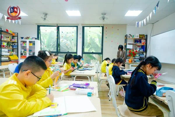 MĨ THUẬT – GIỜ HỌC CỦA SỨC SÁNG TẠO KHÔNG GIỚI HẠN