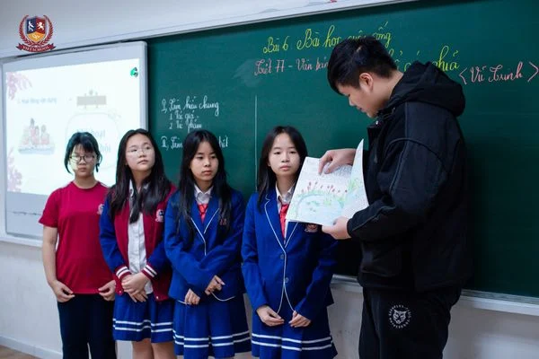 VIETSCHOOLERS VÀO VAI PHÓNG VIÊN, DIỄN VIÊN, HỌA SĨ,... ĐỂ KHÁM PHÁ TÁC PHẨM VĂN HỌC