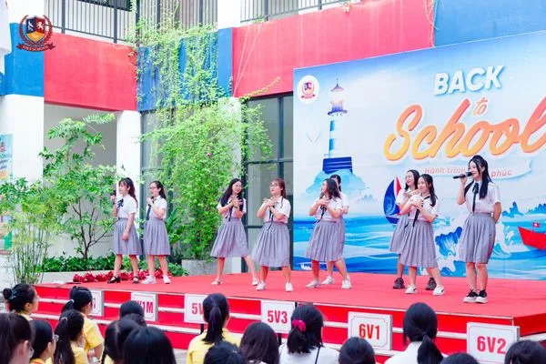 VIETSCHOOLERS BACK TO SCHOOL - NGẬP TRÀN CẢM XÚC TRONG NGÀY TỰU TRƯỜNG