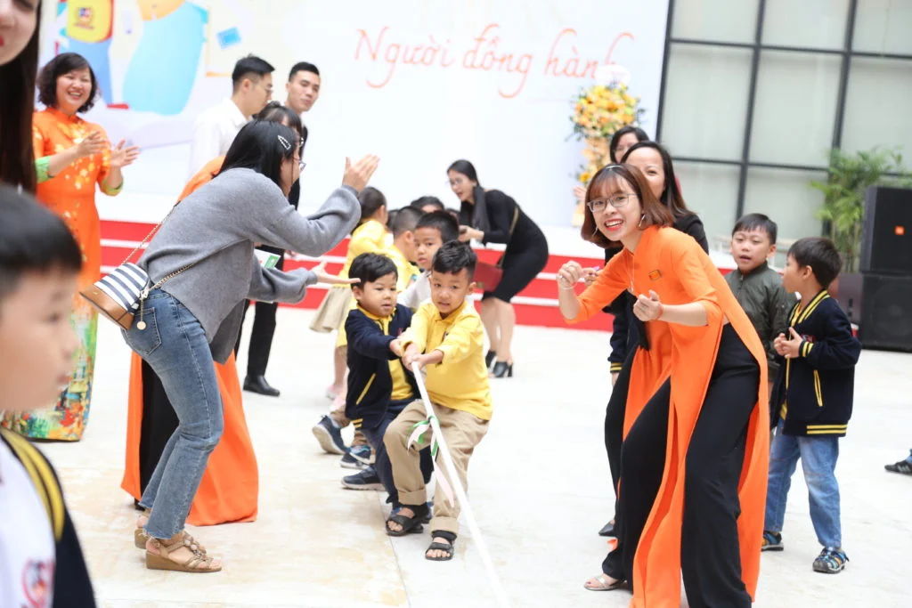 LỄ TRI ÂN THẦY CÔ – NGƯỜI ĐỒNG HÀNH THẦM LẶNG