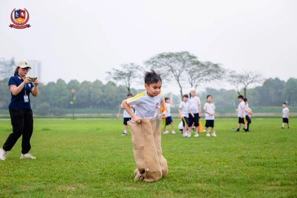 KHỐI 3 VẬN ĐỘNG THÔNG MINH - KẾT TÌNH ĐỘI NHÓM TẠI CÔNG VIÊN YÊN SỞ