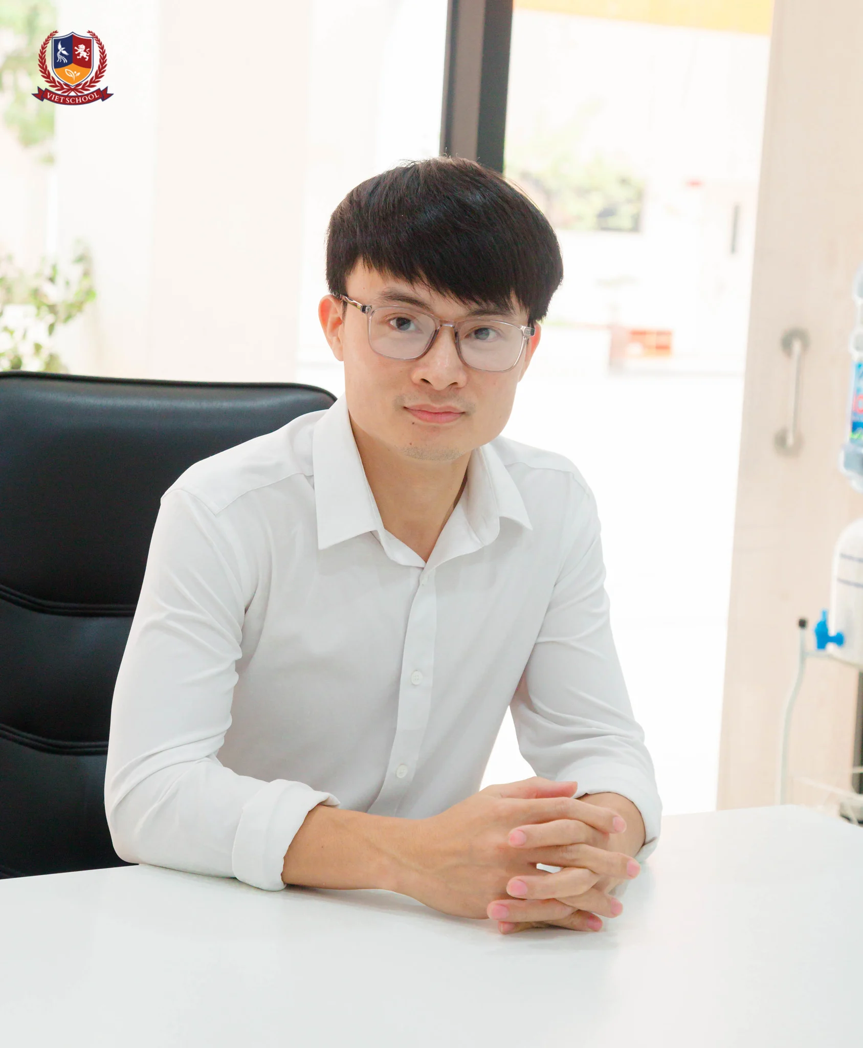 CHƯƠNG TRÌNH TIẾNG ANH VIETSCHOOL - TRẺ ĐẮM MÌNH TRONG NGÔN NGỮ VÀ SỬ DỤNG NHƯ CÔNG CỤ ĐỂ TƯ DUY Thầy Doãn Minh Mão - Chuyên gia cố vấn xây dựng chương trình Tiếng Anh tại Vietschool