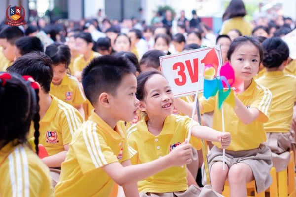 LỄ KHAI GIẢNG “ĐỔI MỚI VÀ SÁNG TẠO” CỦA HỌC SINH VIETSCHOOL