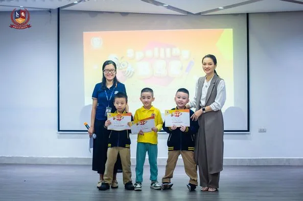 VIETSCHOOL NEWSLETTER 12/2023 - BẢN TIN THÁNG 12/2023 VIETSCHOOL