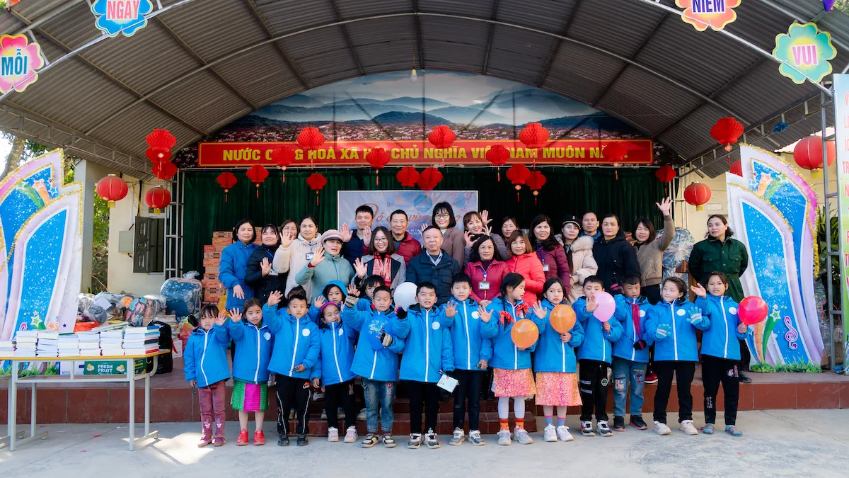 VIETSCHOOL NEWSLETTER 12/2023 - BẢN TIN THÁNG 12/2023 VIETSCHOOL