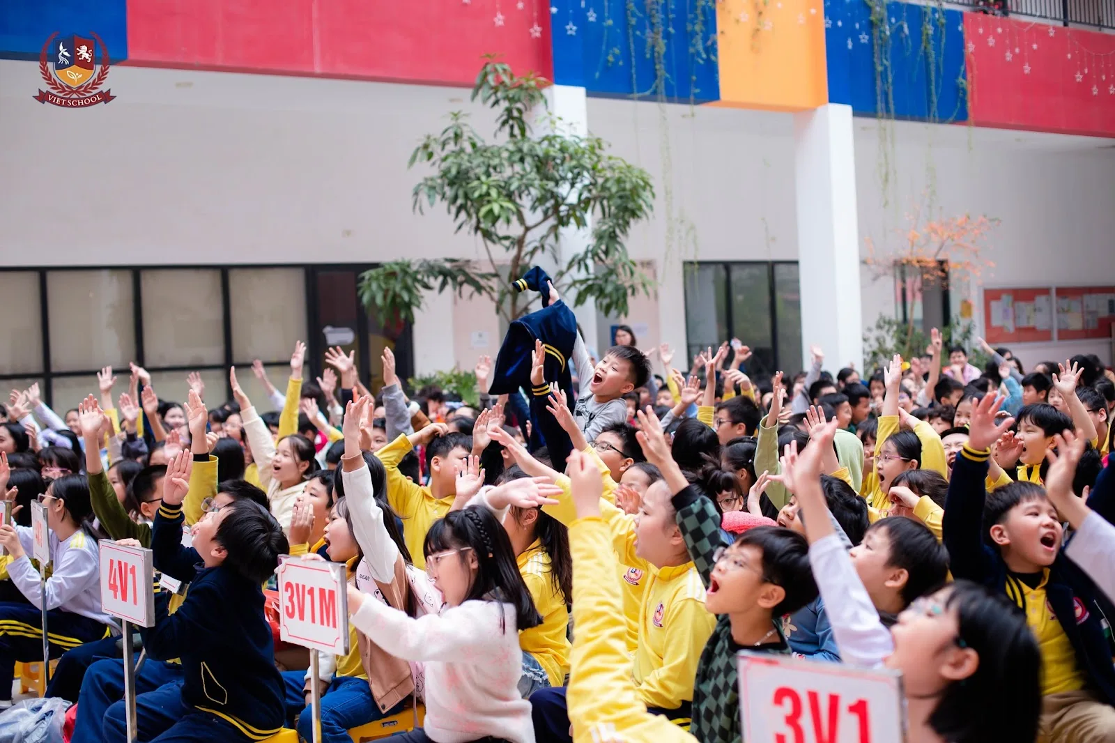 VIETSCHOOL NEWSLETTER 12/2023 - BẢN TIN THÁNG 12/2023 VIETSCHOOL