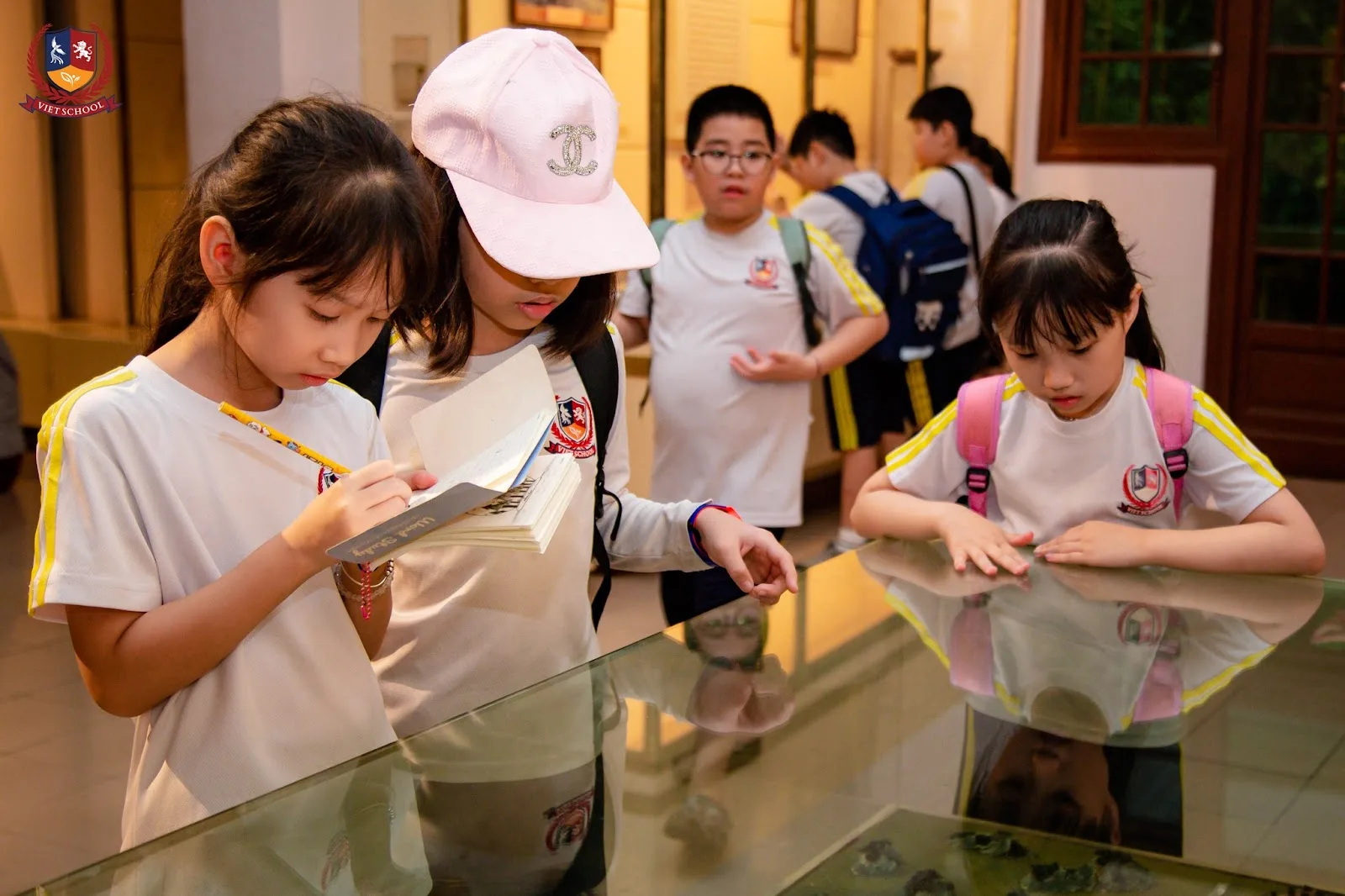 HỌC SINH KHỐI 4 TRẢI NGHIỆM LÀM “NHÀ SỬ HỌC NHÍ” TẠI BẢO TÀNG LỊCH SỬ QUỐC GIA