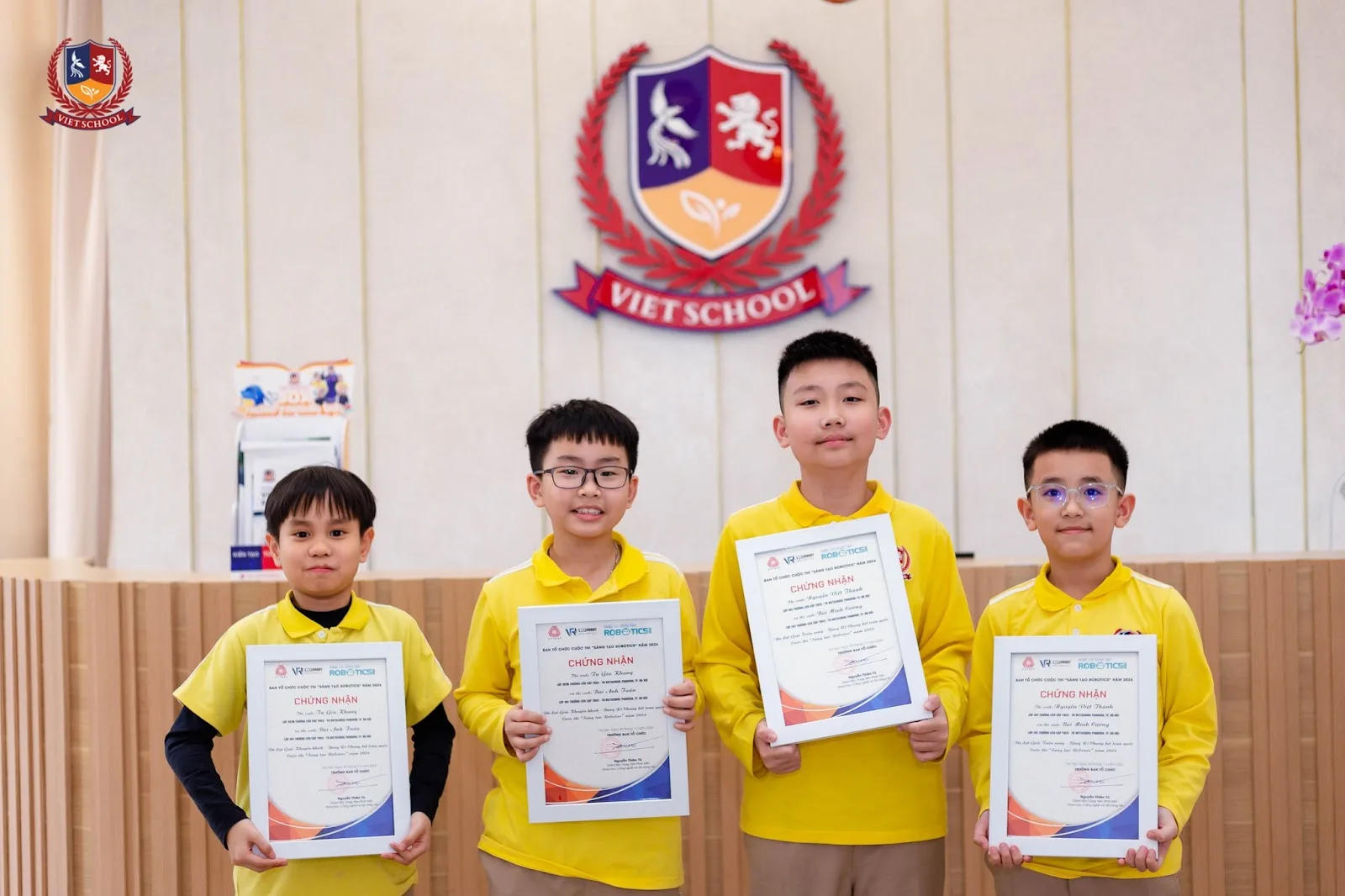 VIETSCHOOL GIÀNH 6 GIẢI THƯỞNG TẠI VÒNG CHUNG KẾT QUỐC GIA CUỘC THI SÁNG TẠO ROBOTICS 2024