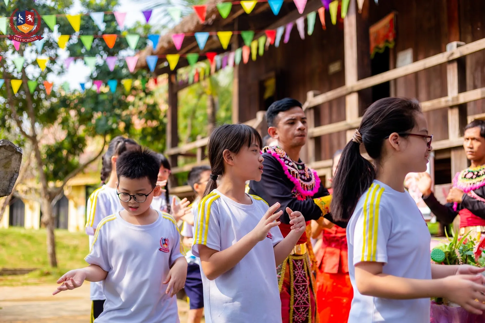 KHỐI 5 - TRẢI NGHIỆM 2 NGÀY 1 ĐÊM: HÀNH TRÌNH KẾT NỐI VÀ YÊU THƯƠNG