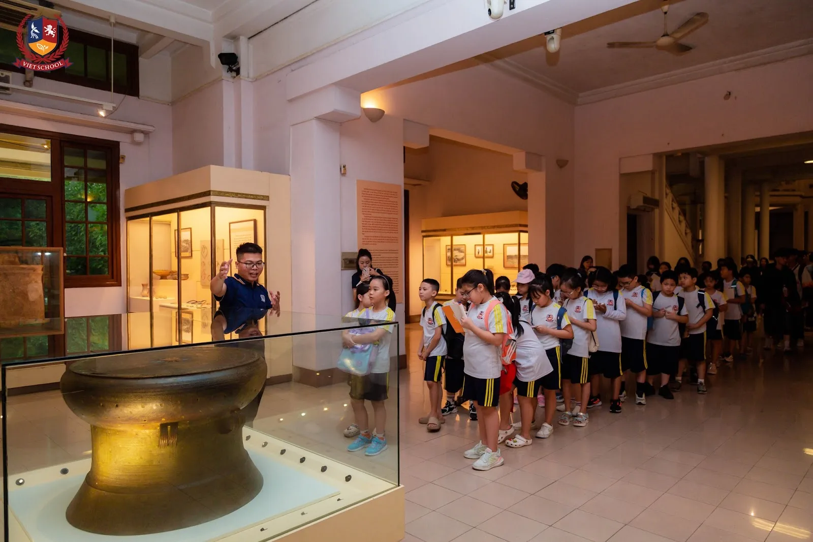 HỌC SINH KHỐI 4 TRẢI NGHIỆM LÀM “NHÀ SỬ HỌC NHÍ” TẠI BẢO TÀNG LỊCH SỬ QUỐC GIA