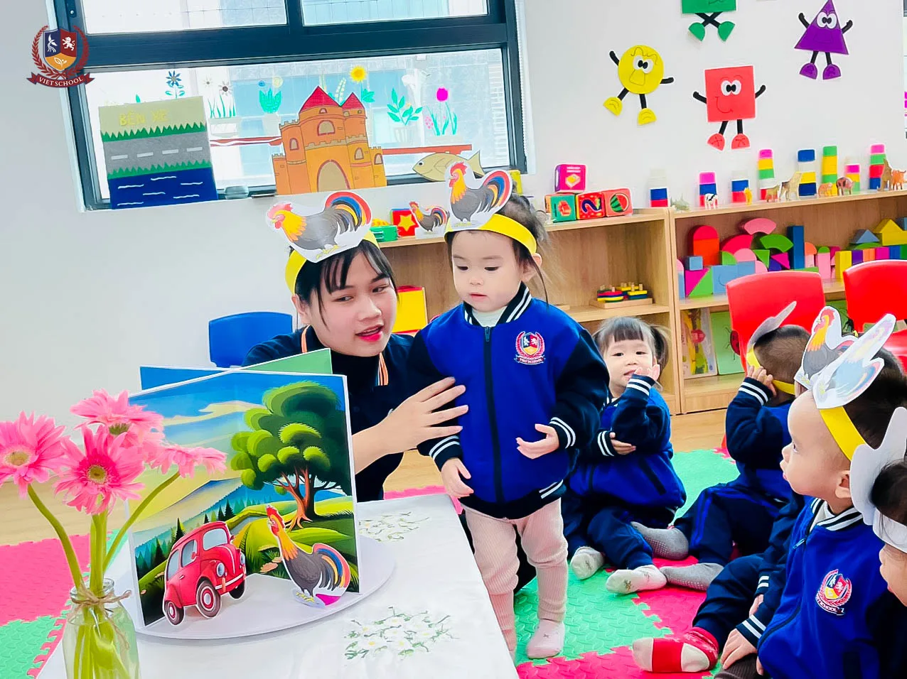 VIETSCHOOL NEWSLETTER 12/2023 - BẢN TIN THÁNG 12/2023 VIETSCHOOL