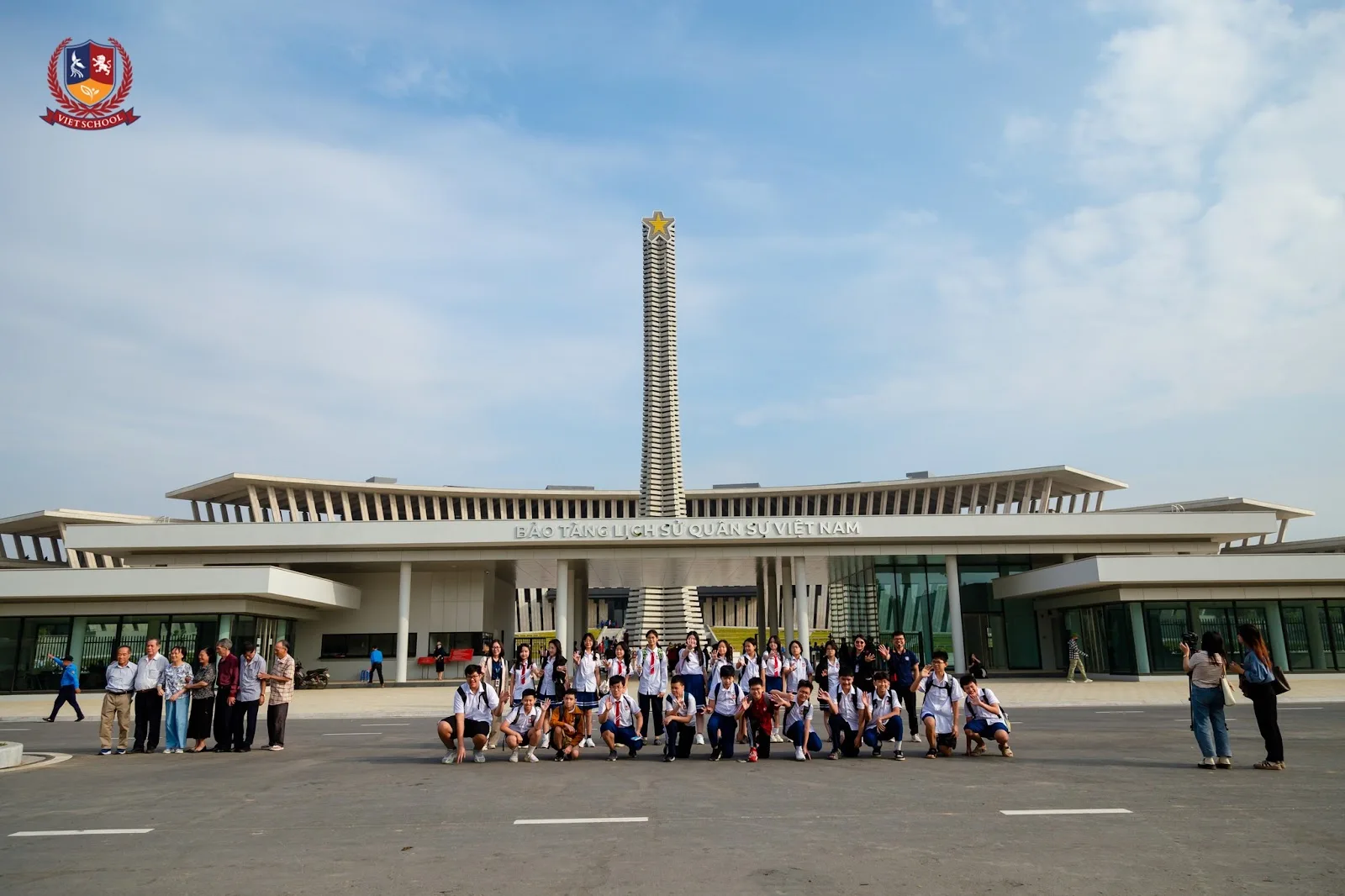 TRẢI NGHIỆM HỌC LỊCH SỬ HẤP DẪN CHƯA TỪNG CÓ CÙNG HỌC SINH KHỐI 8