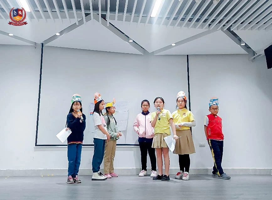 VIETSCHOOL VÀ SỨ MỆNH ĐÀO TẠO CÔNG DÂN TOÀN CẦU MANG BẢN SẮC VIỆT NAM Học sinh Vietschool tự tin thuyết trình trước đám đông